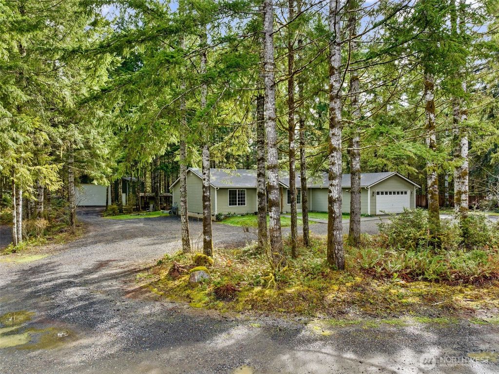 Photo of 70 E Capital Peak Drive, Shelton, WA 98584 (MLS # 2496754)