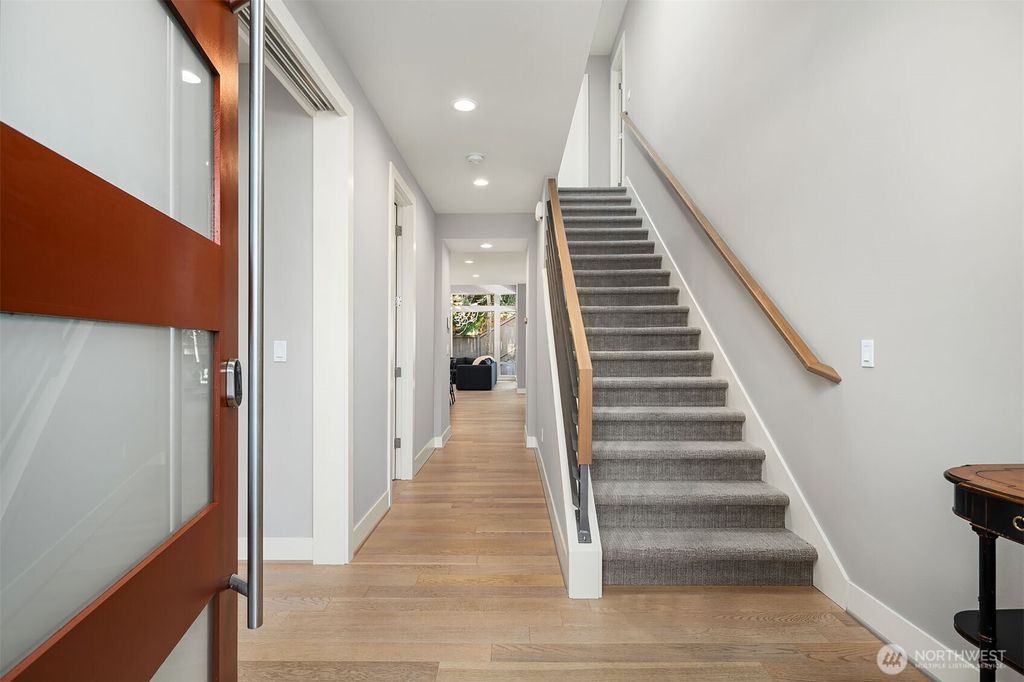 Photo of 7322 124th Avenue NE, Kirkland, WA 98033 (MLS # 2501575)