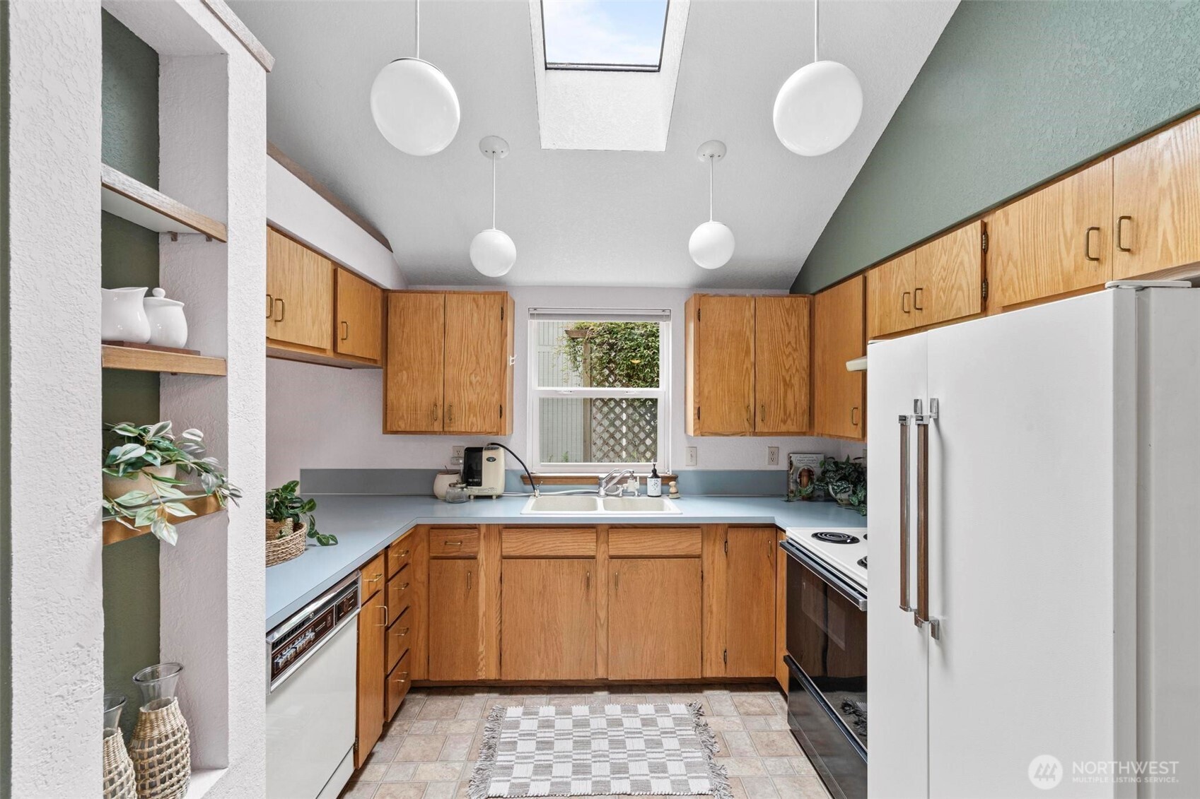 1225 Bay Loop SW