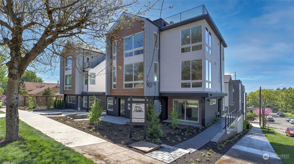 Photo of 2915 S Dearborn Street, Seattle, WA 98144 (MLS # 2063029)