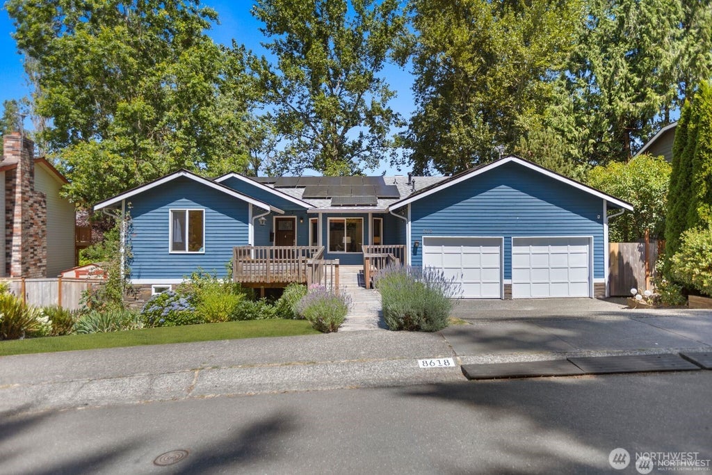 Photo of 8618 NE 143rd Street, Kirkland, WA 98034 (MLS # 2584096)