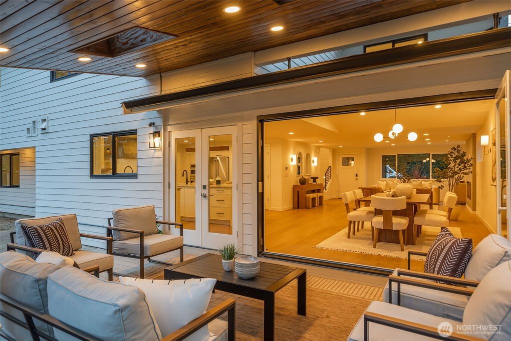 Photo of 428 164th Avenue SE, Bellevue, WA 98008 (MLS # 2487184)