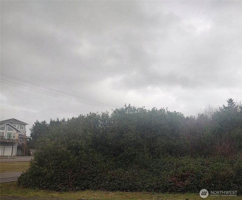601 Ocean Shores Boulevard SW