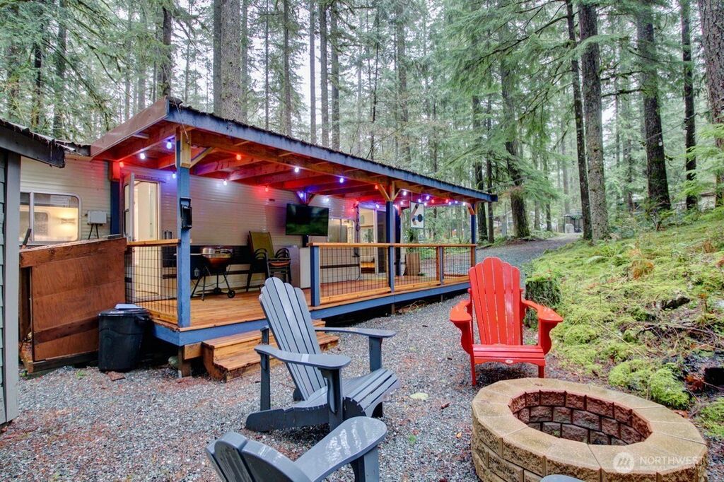 Photo of 78 Goldrush Road, Deming, WA 98244 (MLS # 2479271)