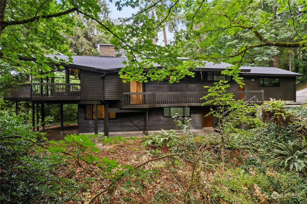 Photo of 14408 18th Avenue SW, Burien, WA 98166 (MLS # 2156671)