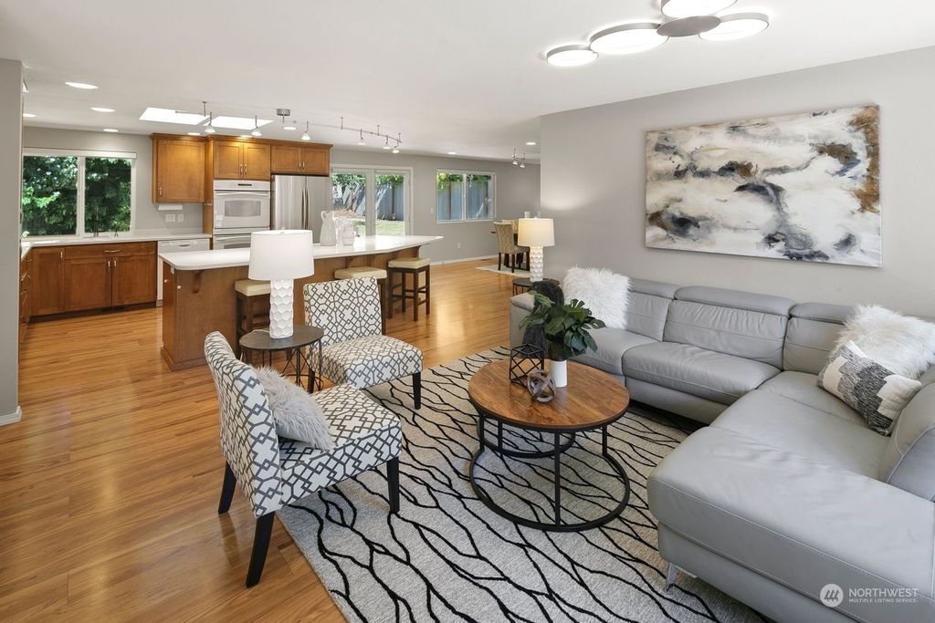 Photo of 16910 NE 104th Court, Redmond, WA 98052 (MLS # 2152298)