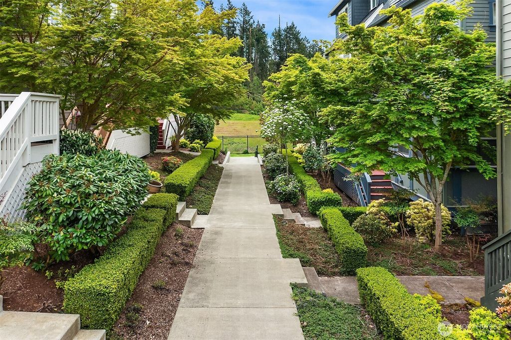 Photo of 365 NE Denny Way, Issaquah, WA 98029 (MLS # 2441420)