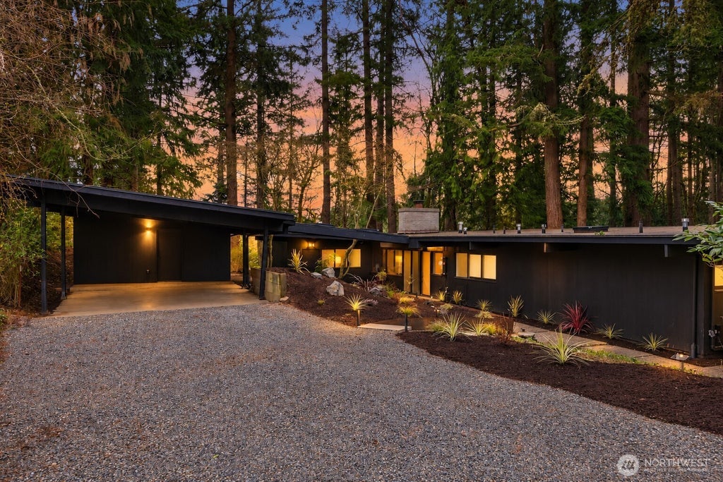 Photo of 14841 SE 54th Street, Bellevue, WA 98006 (MLS # 2530899)