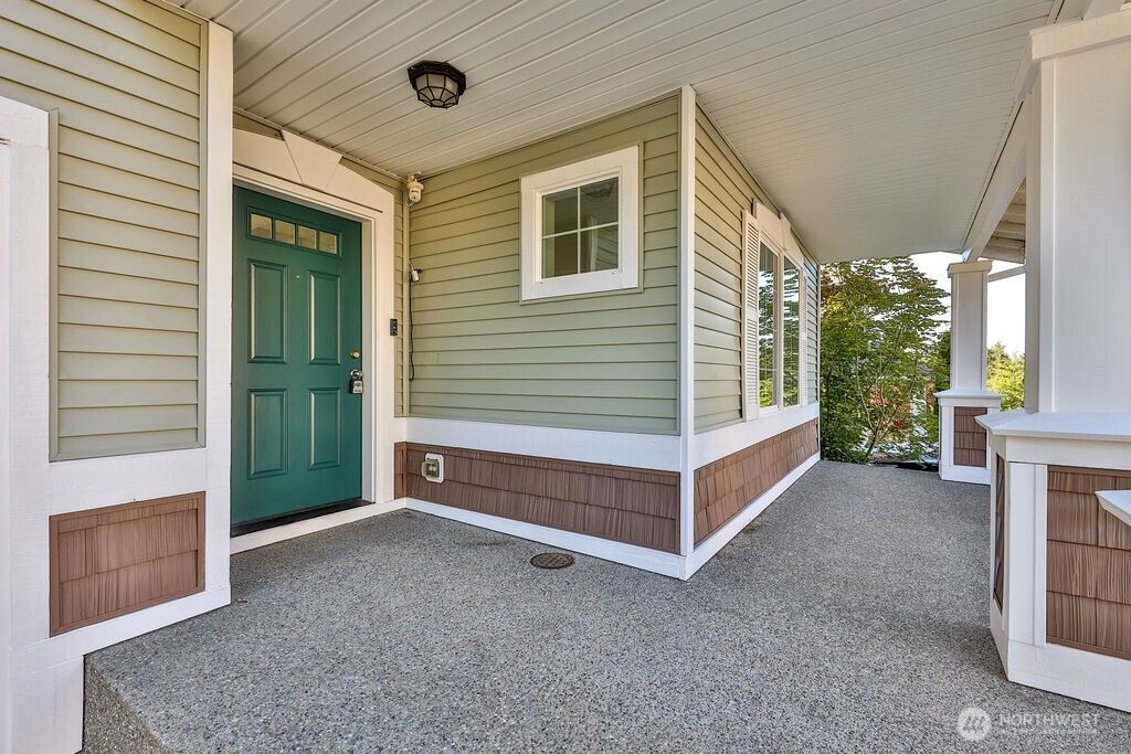Photo of 9419 Templeton Avenue SE, Snoqualmie, WA 98065 (MLS # 2408441)