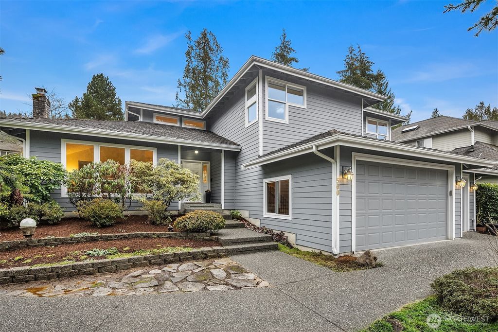 Photo of 560 Mount Olympus Drive SW, Issaquah, WA 98027 (MLS # 2325095)