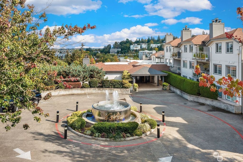 Photo of 2760 76th Avenue SE #702, Mercer Island, WA 98040 (MLS # 2328296)