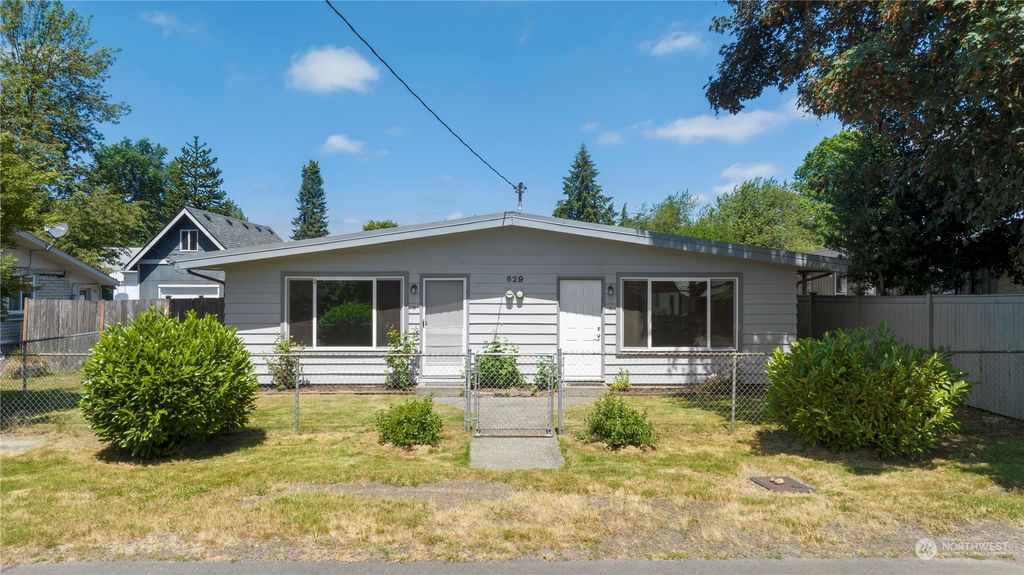 Photo of 629 Monroe Street, Monroe, WA 98272 (MLS # 2265941)
