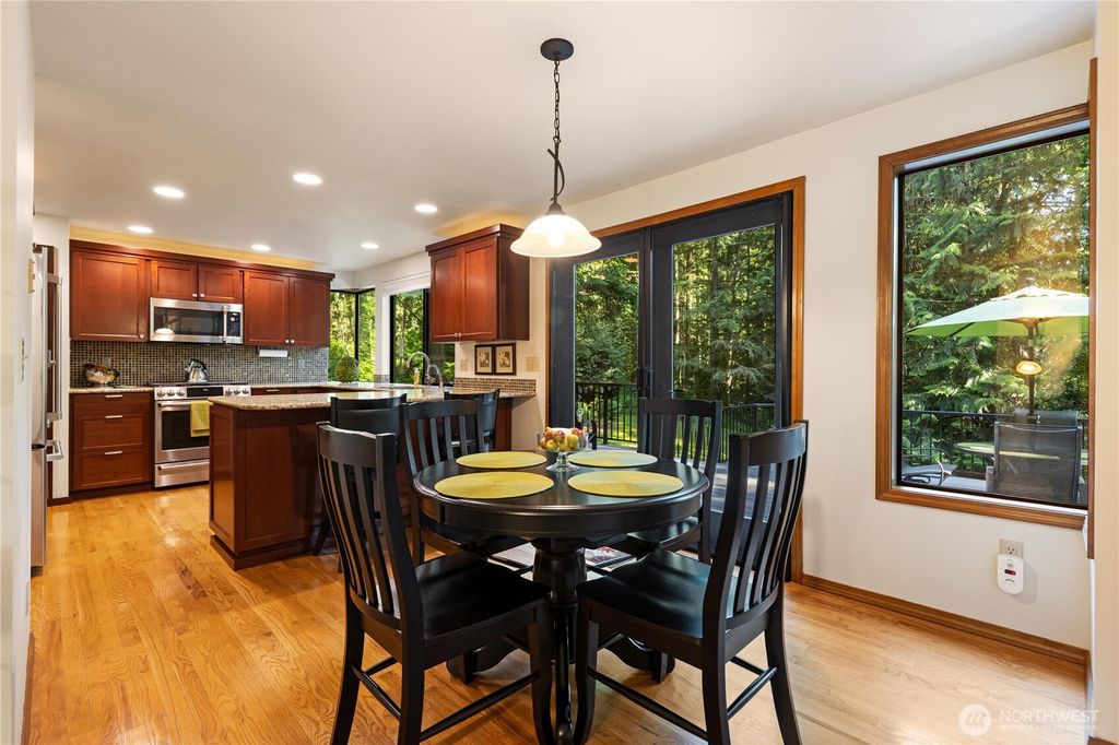 Photo of 22913 NE 57 Street, Redmond, WA 98053 (MLS # 2388922)