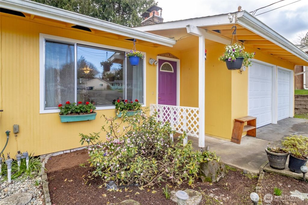 Photo of 29638 21st Ave S Ave, Federal Way, WA 98003 (MLS # 2330682)