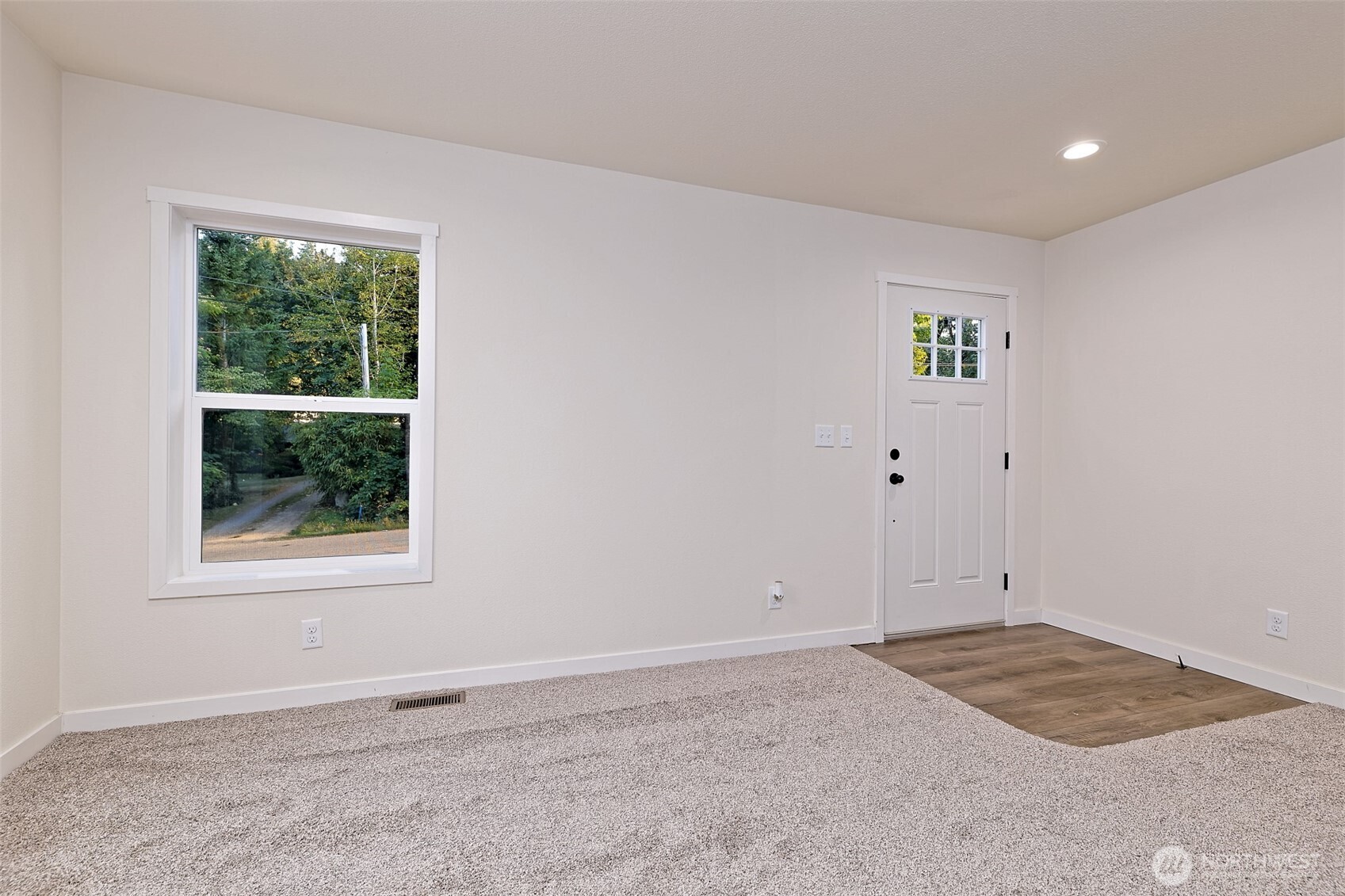 90 E kingston Way