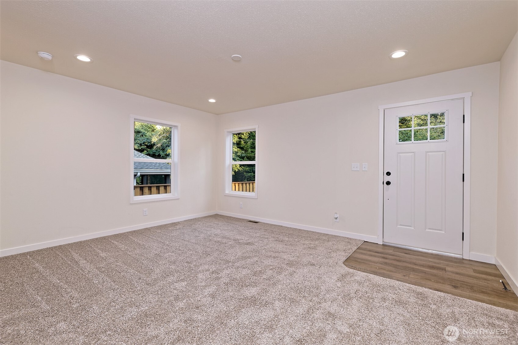 90 E kingston Way