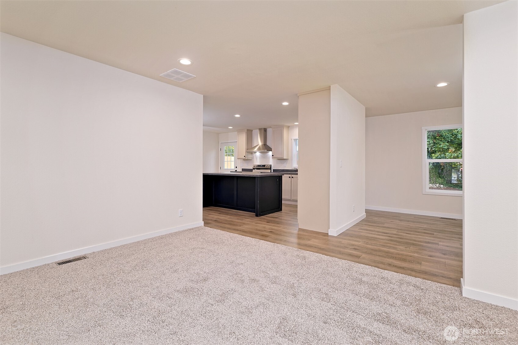 90 E kingston Way