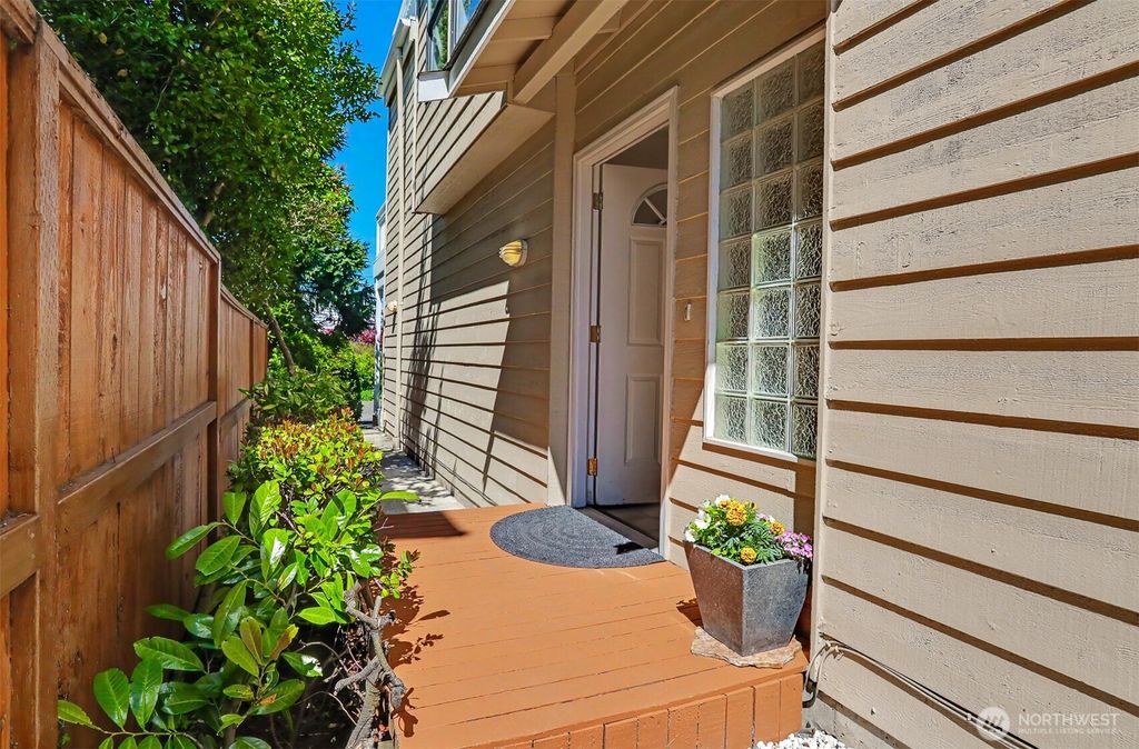 Photo of 2631 NW 86th Street, Seattle, WA 98117 (MLS # 2526677)