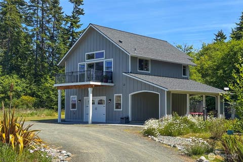 Photo of 1117 Walker Street, Port Angeles, WA 98363 (MLS # 2539172)