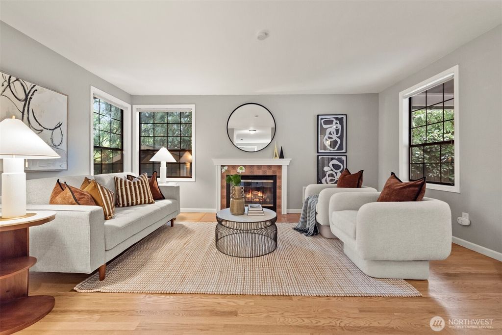 Photo of 1228 NE Brockman Place, Seattle, WA 98125 (MLS # 2515354)