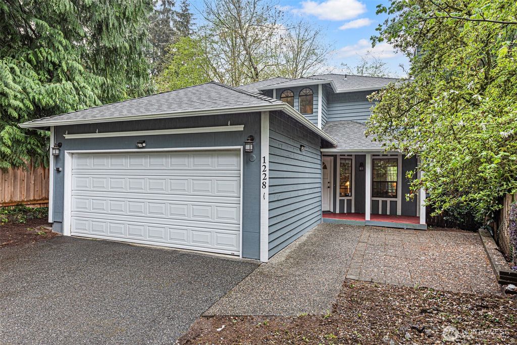 Photo of 1228 NE Brockman Place, Seattle, WA 98125 (MLS # 2515354)