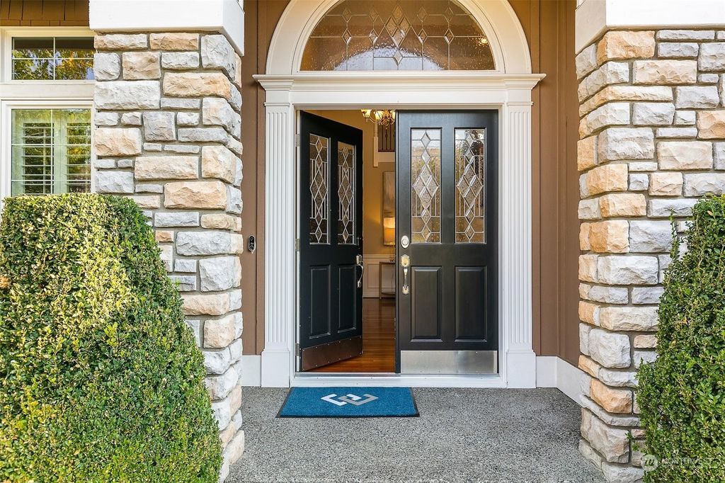 Photo of 27239 SE 12th Place, Sammamish, WA 98075 (MLS # 2001458)