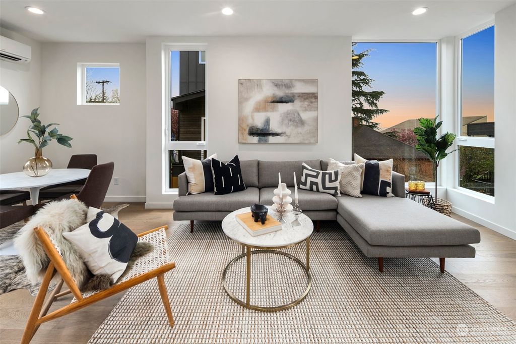 Photo of 1526 E Fir Street, Seattle, WA 98122 (MLS # 2298991)