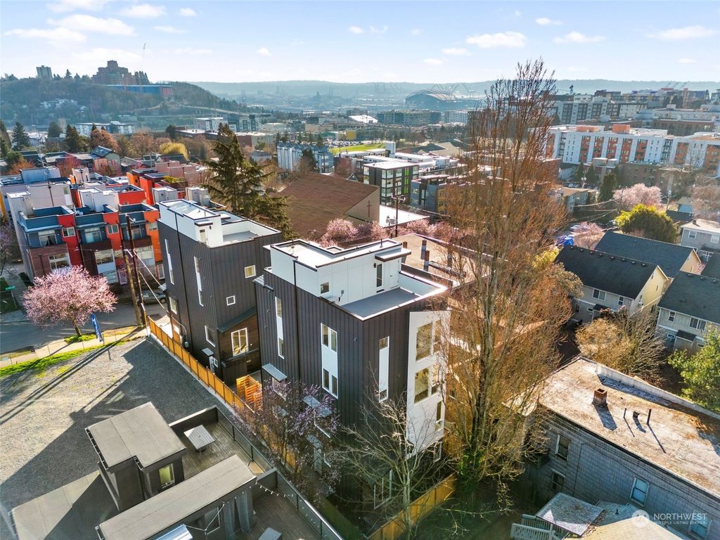 Photo of 1526 E Fir Street, Seattle, WA 98122 (MLS # 2298991)