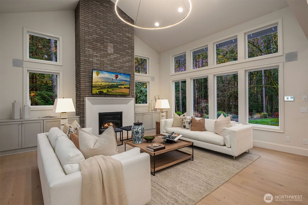 Photo of 13393 NE 45th Street, Bellevue, WA 98005 (MLS # 2334954)