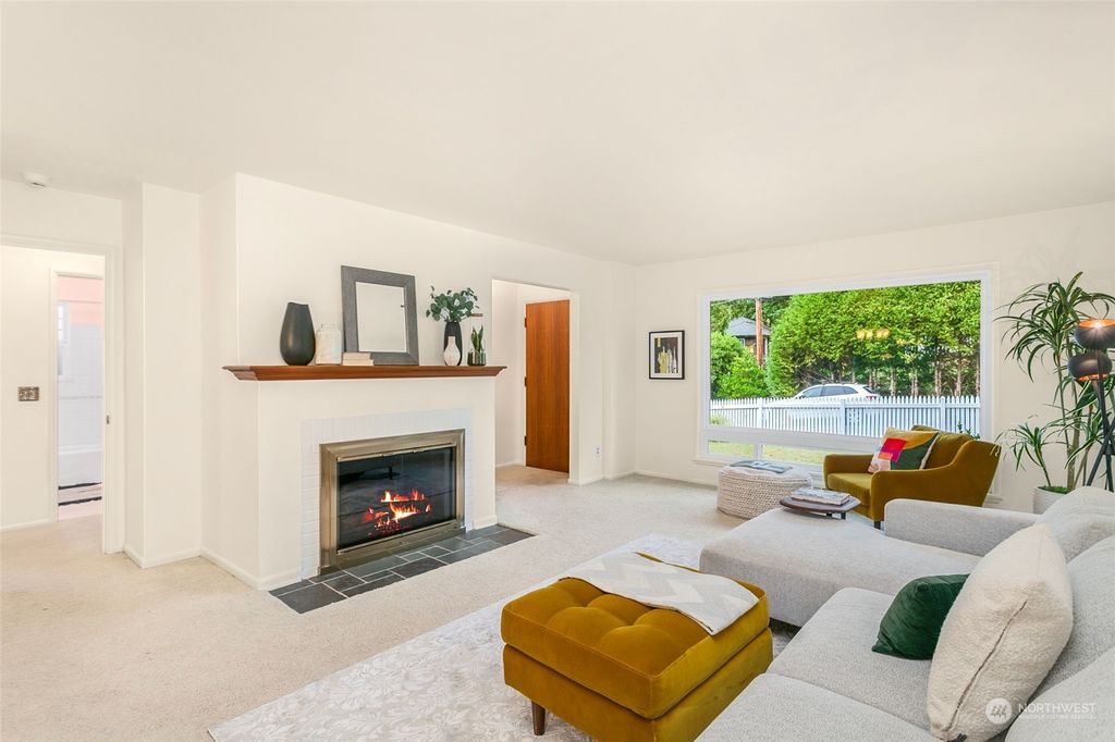 Photo of 3739 NE 130th Street, Seattle, WA 98125 (MLS # 2170186)