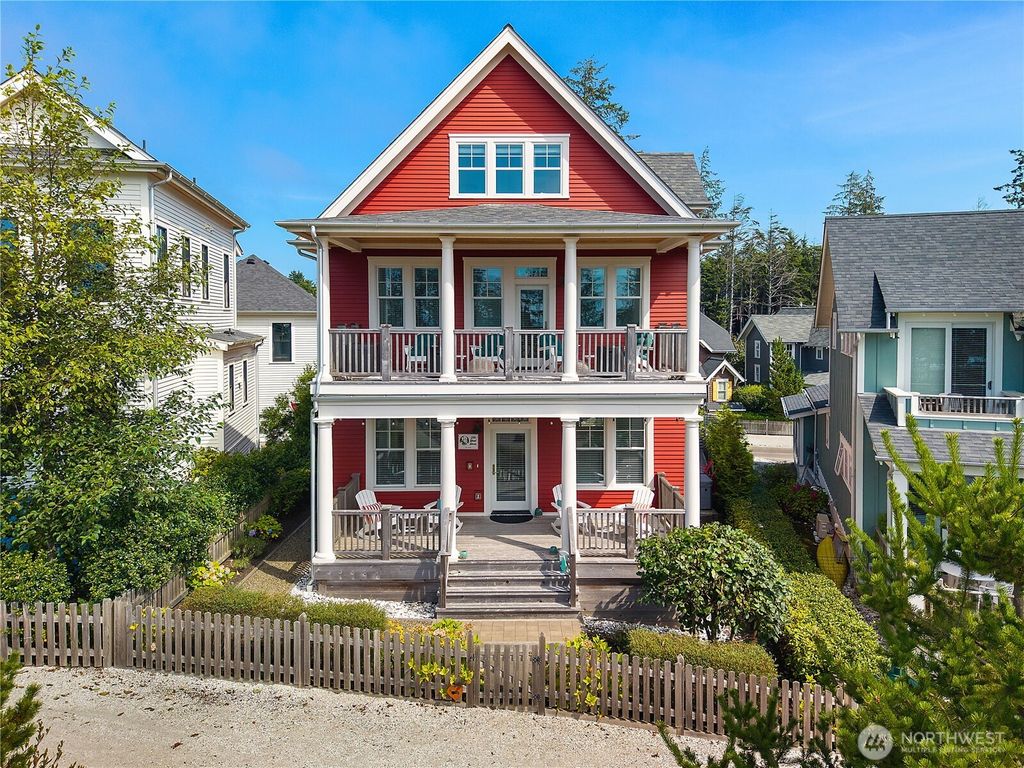 Photo of 18 Hidden Cove Loop, Pacific Beach, WA 98571 (MLS # 2488307)