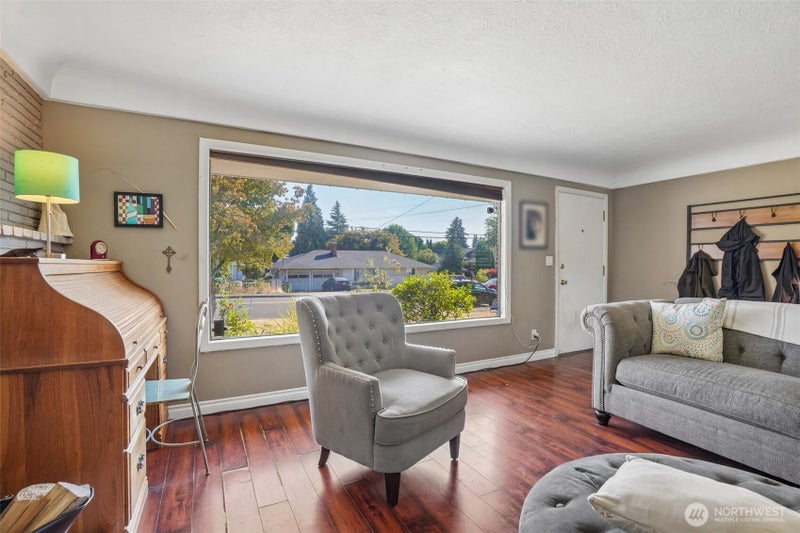 3206 NE 49th Street