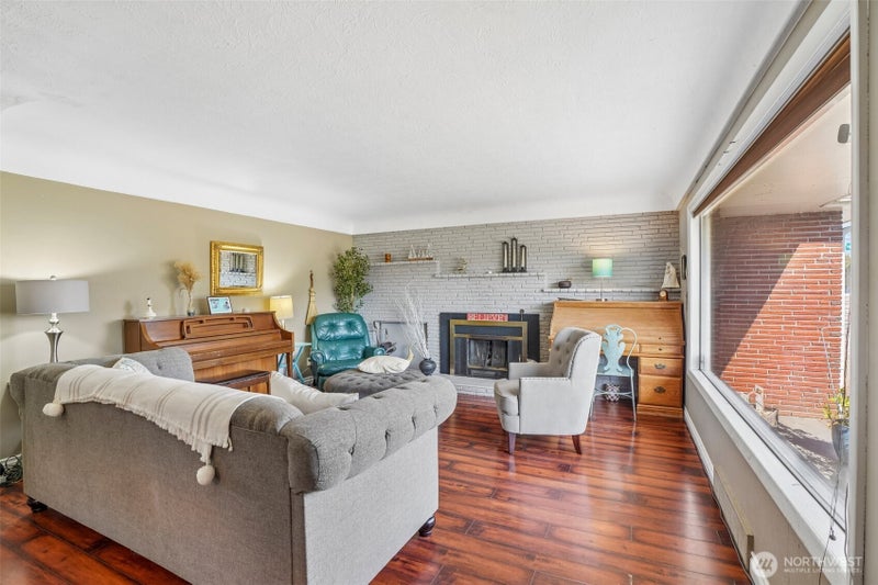 3206 NE 49th Street