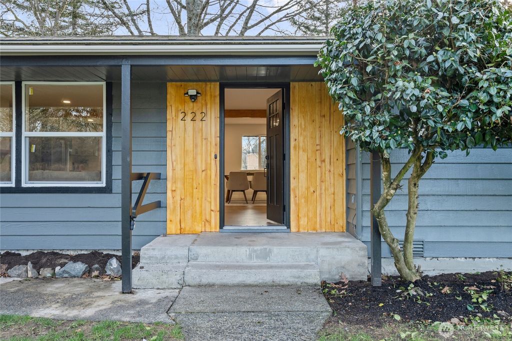 Photo of 222 2nd Street, Gold Bar, WA 98251 (MLS # 2467608)