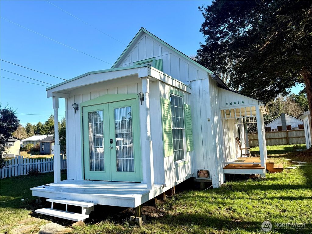 Photo of 26414 Ridge Avenue, Ocean Park, WA 98640 (MLS # 2487121)