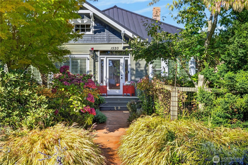 Photo of 1520 8th Street, Anacortes, WA 98221 (MLS # 2588179)