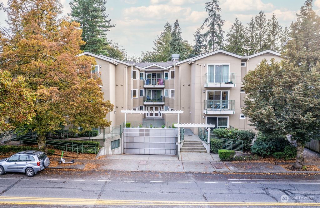 Photo of 12034 15th Avenue NE #209, Seattle, WA 98125 (MLS # 2173100)