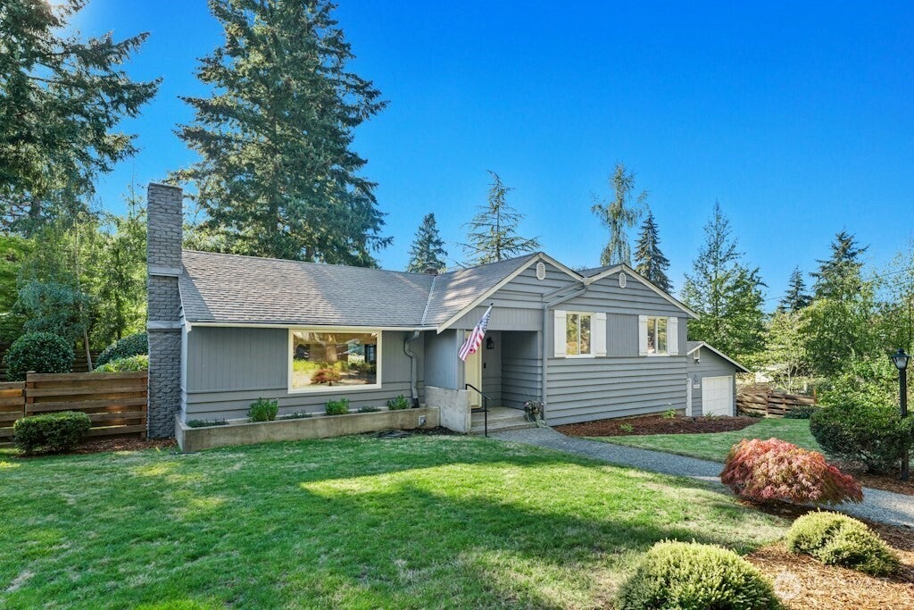 Photo of 18989 Marine View Drive SW, Normandy Park, WA 98166 (MLS # 2571703)