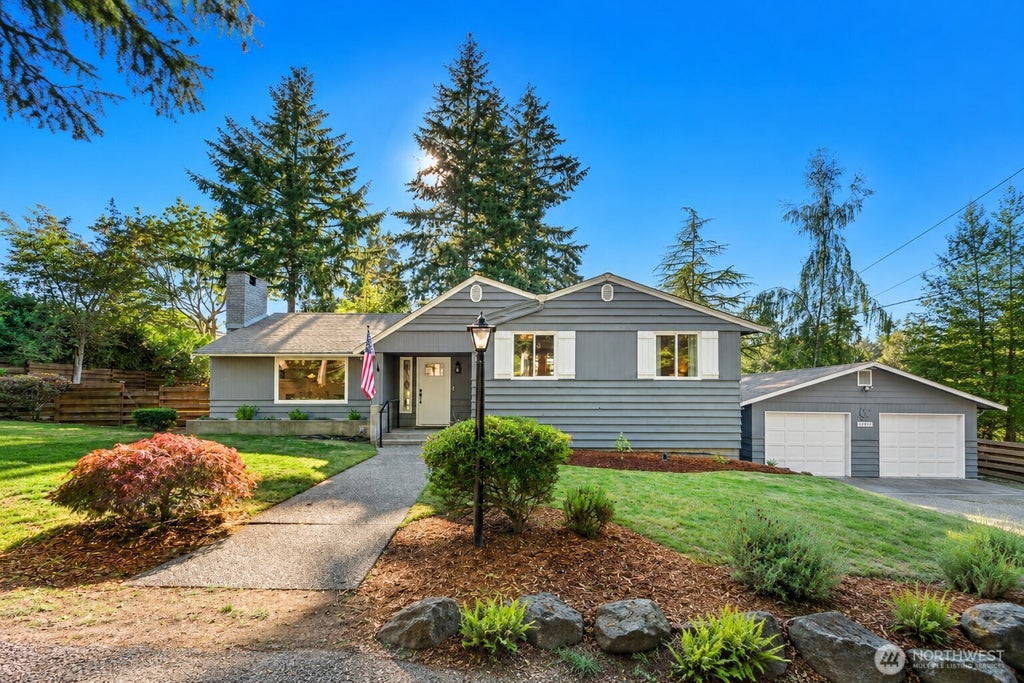 Photo of 18989 Marine View Drive SW, Normandy Park, WA 98166 (MLS # 2571703)