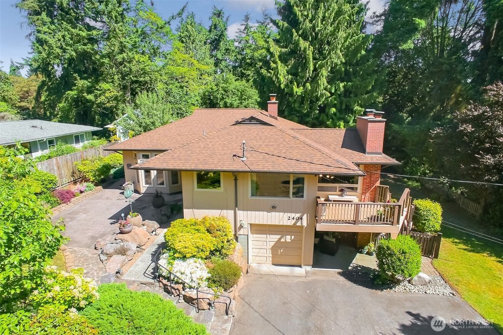 Photo of 2404 SW 170th Street, Burien, WA 98166 (MLS # 2403904)
