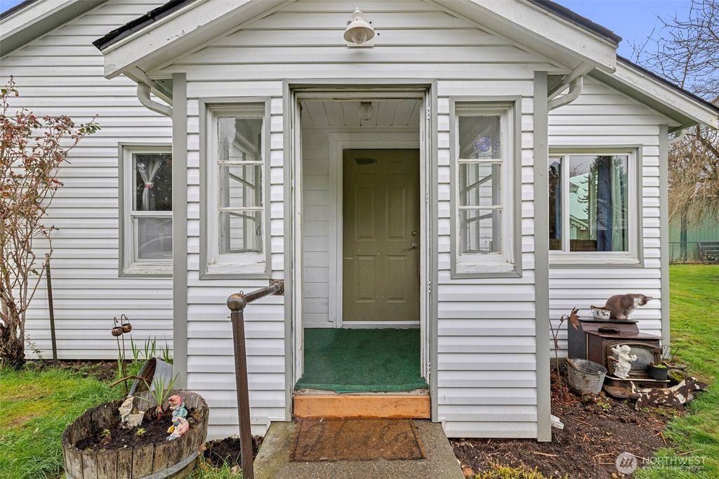 Photo of 9715 Thurston Lane, Sedro Woolley, WA 98284 (MLS # 2493464)