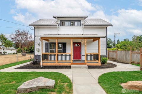 Photo of 1806 2nd Street SE, Auburn, WA 98002 (MLS # 2567047)