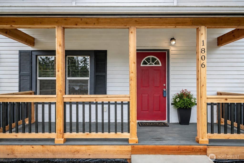 Photo of 1806 2nd Street SE, Auburn, WA 98002 (MLS # 2567047)