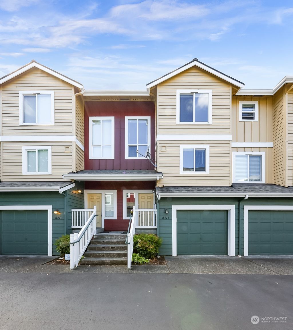 Photo of 16123 NE 90th Way, Redmond, WA 98052 (MLS # 2287744)