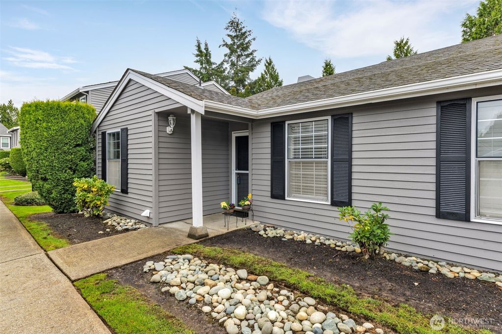 Photo of 23938 57th Court S #D1, Kent, WA 98032 (MLS # 2351644)