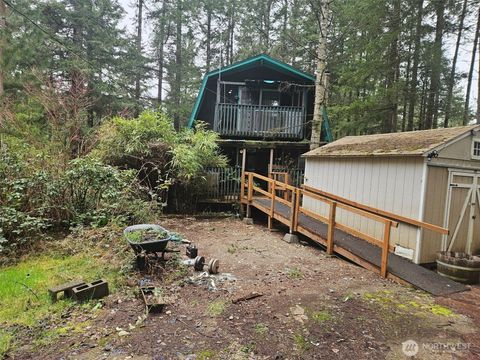 Photo of 1310 NE Collins Lake Drive, Tahuya, WA 98588 (MLS # 2495685)