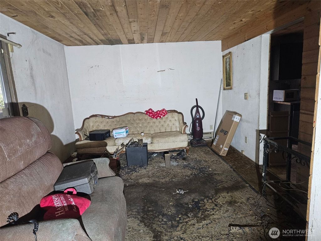 Photo of 1310 NE Collins Lake Drive, Tahuya, WA 98588 (MLS # 2495685)