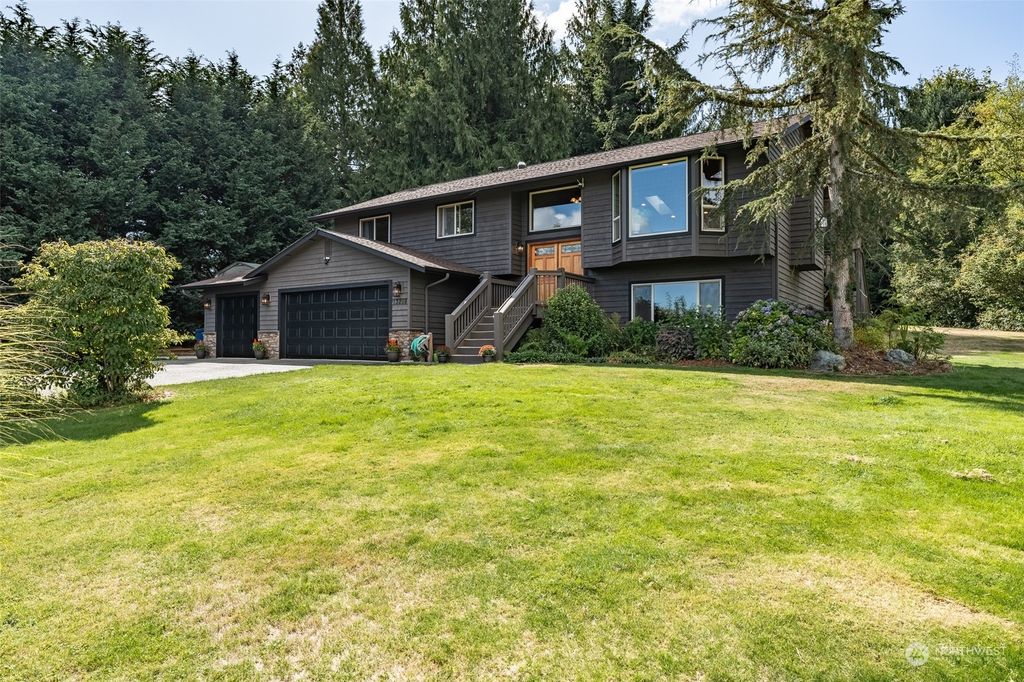 Photo of 13208 Meridian Avenue N, Marysville, WA 98271 (MLS # 2159380)