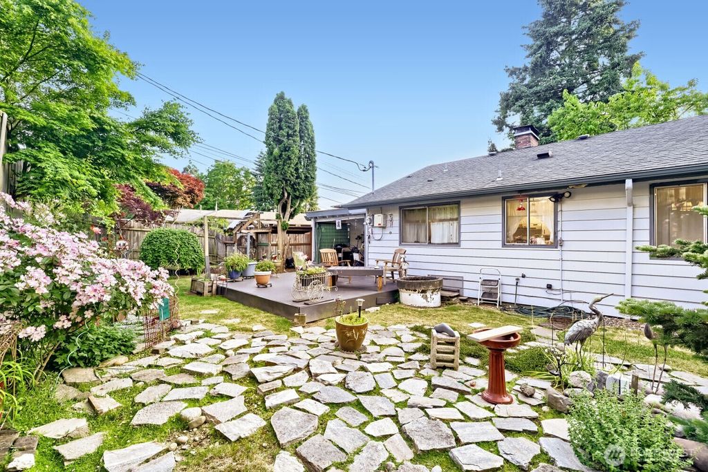 Photo of 10728 29th Place SW, Seattle, WA 98146 (MLS # 2534745)