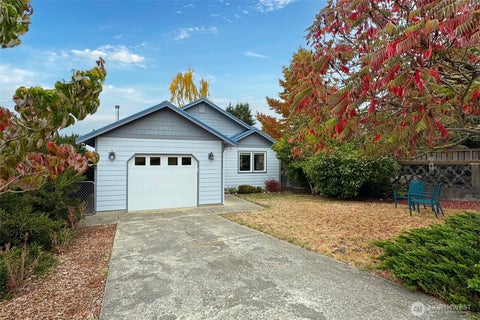 Photo of 1111 E 6th Street ST, Port Angeles, WA 98362 (MLS # 2587427)